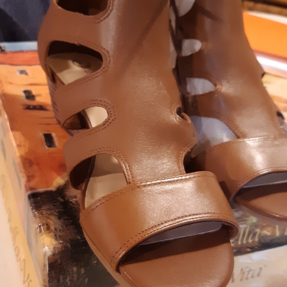 Bella Vita Sandals